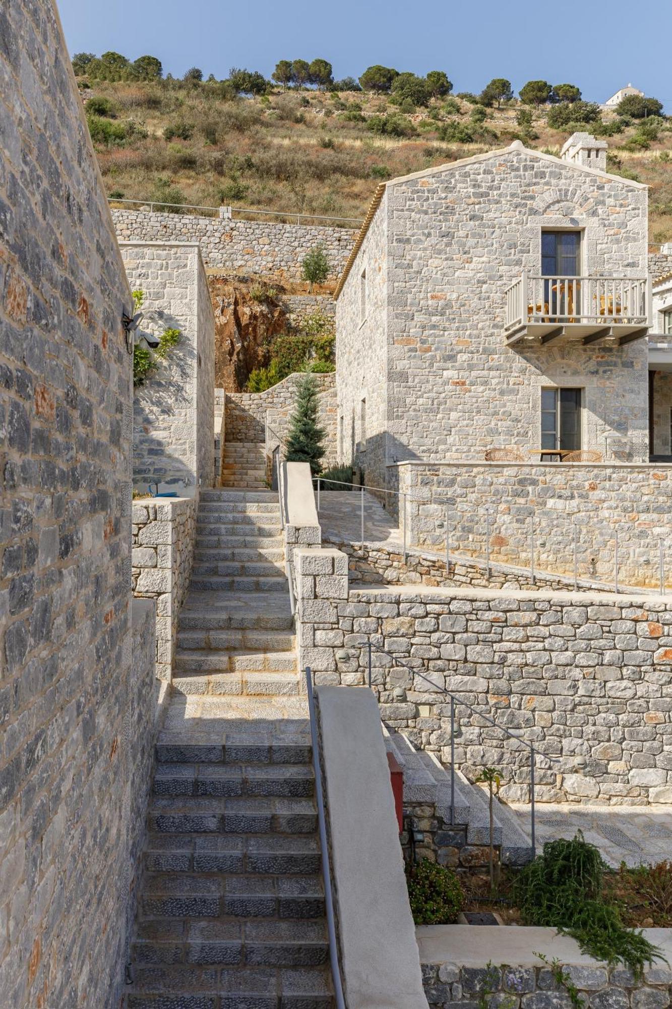 Trapela Limeni Luxury Suites Dış mekan fotoğraf