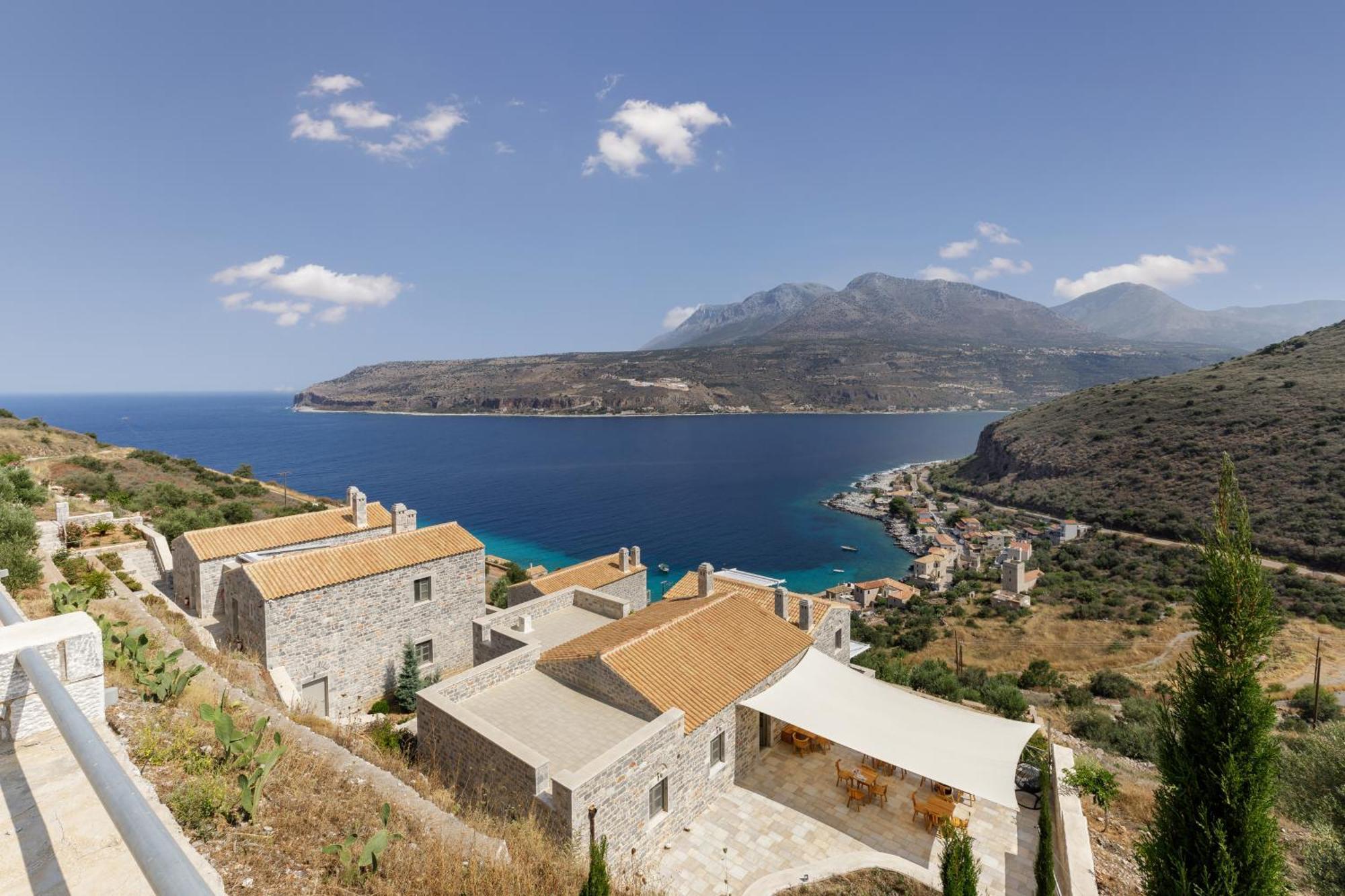 Trapela Limeni Luxury Suites Dış mekan fotoğraf