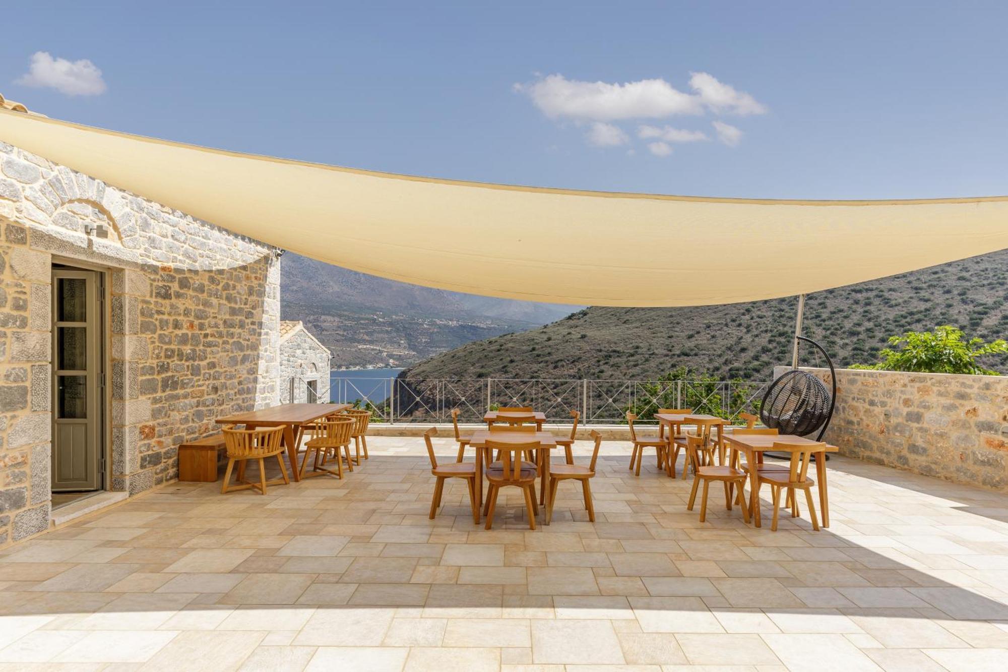 Trapela Limeni Luxury Suites Dış mekan fotoğraf