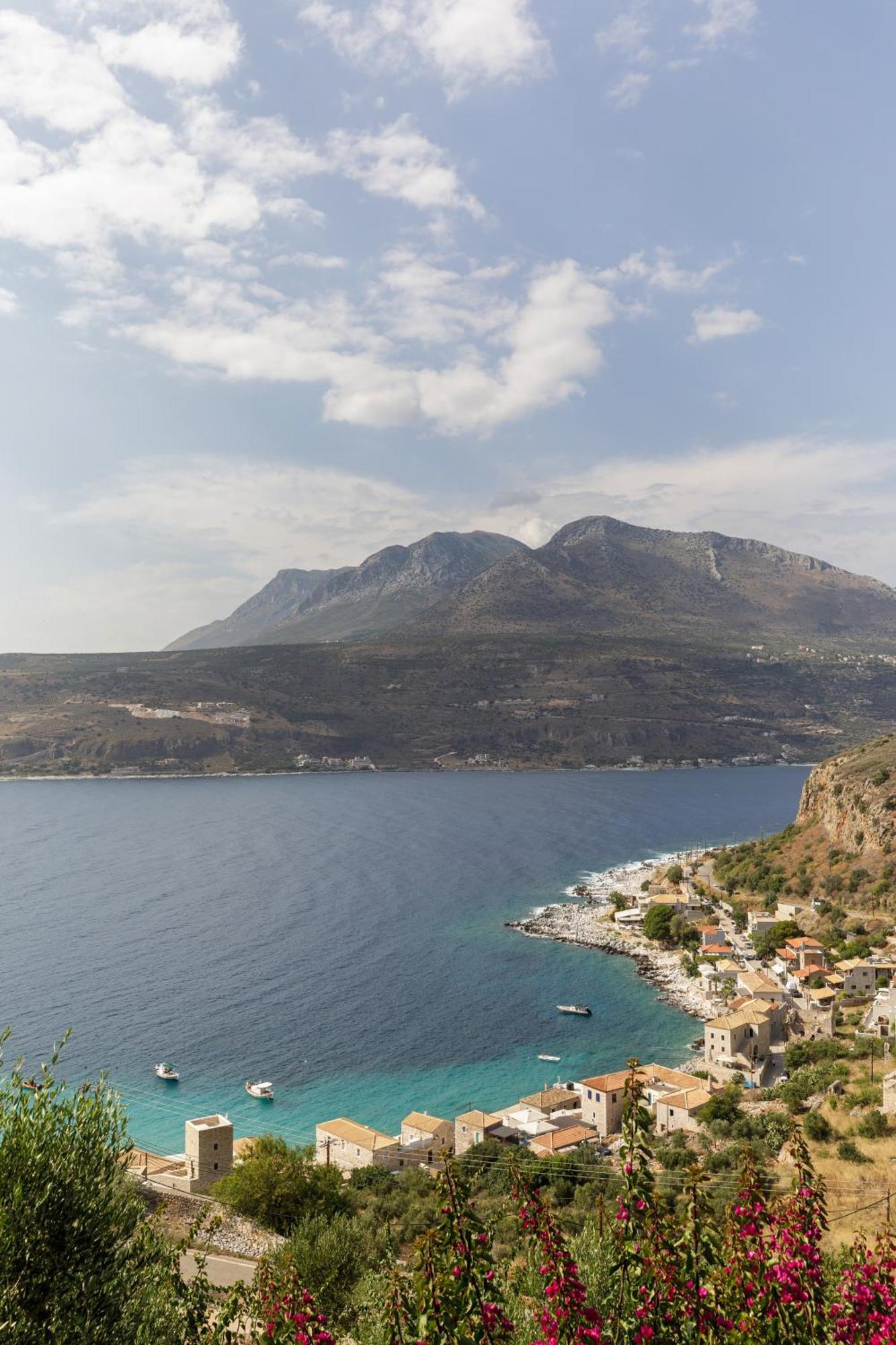 Trapela Limeni Luxury Suites Dış mekan fotoğraf
