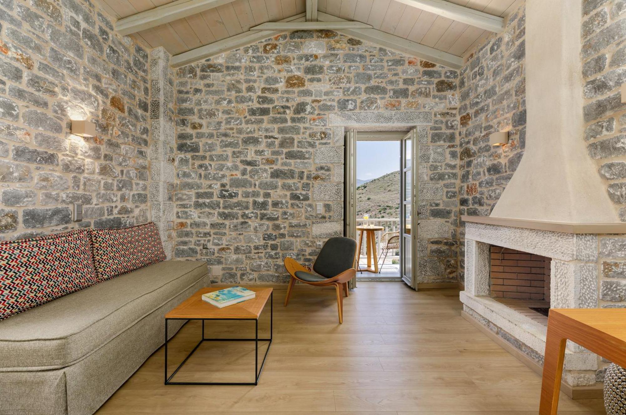 Trapela Limeni Luxury Suites Dış mekan fotoğraf