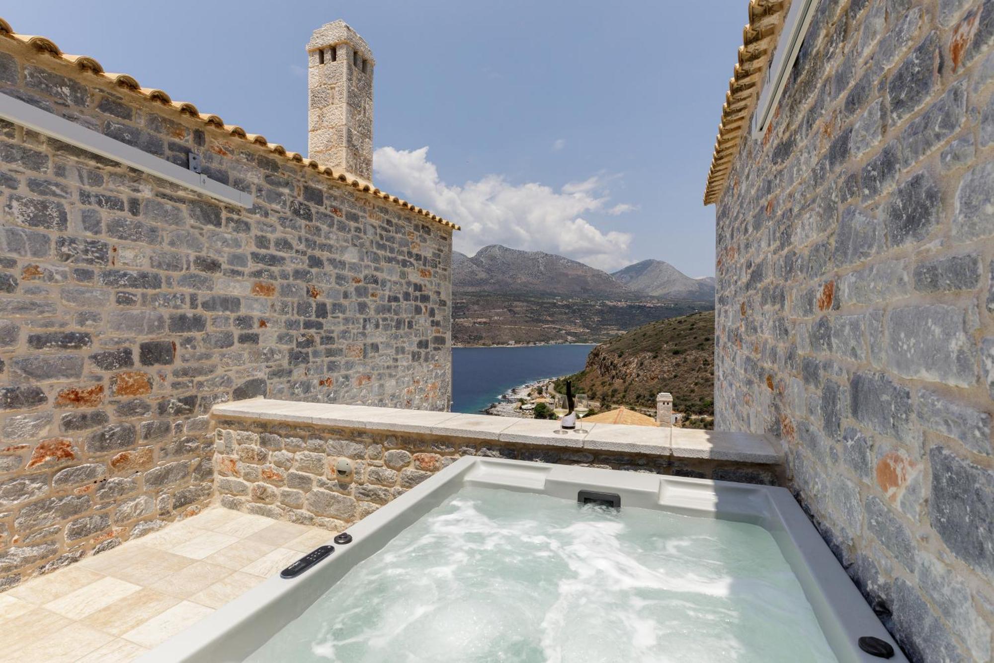 Trapela Limeni Luxury Suites Oda fotoğraf